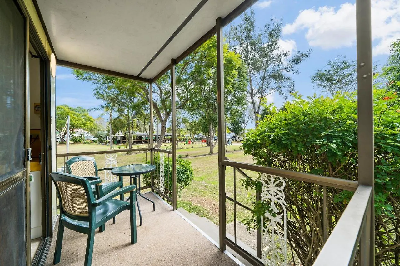 فندق Esk Caravan Park & Rail Trail Motel