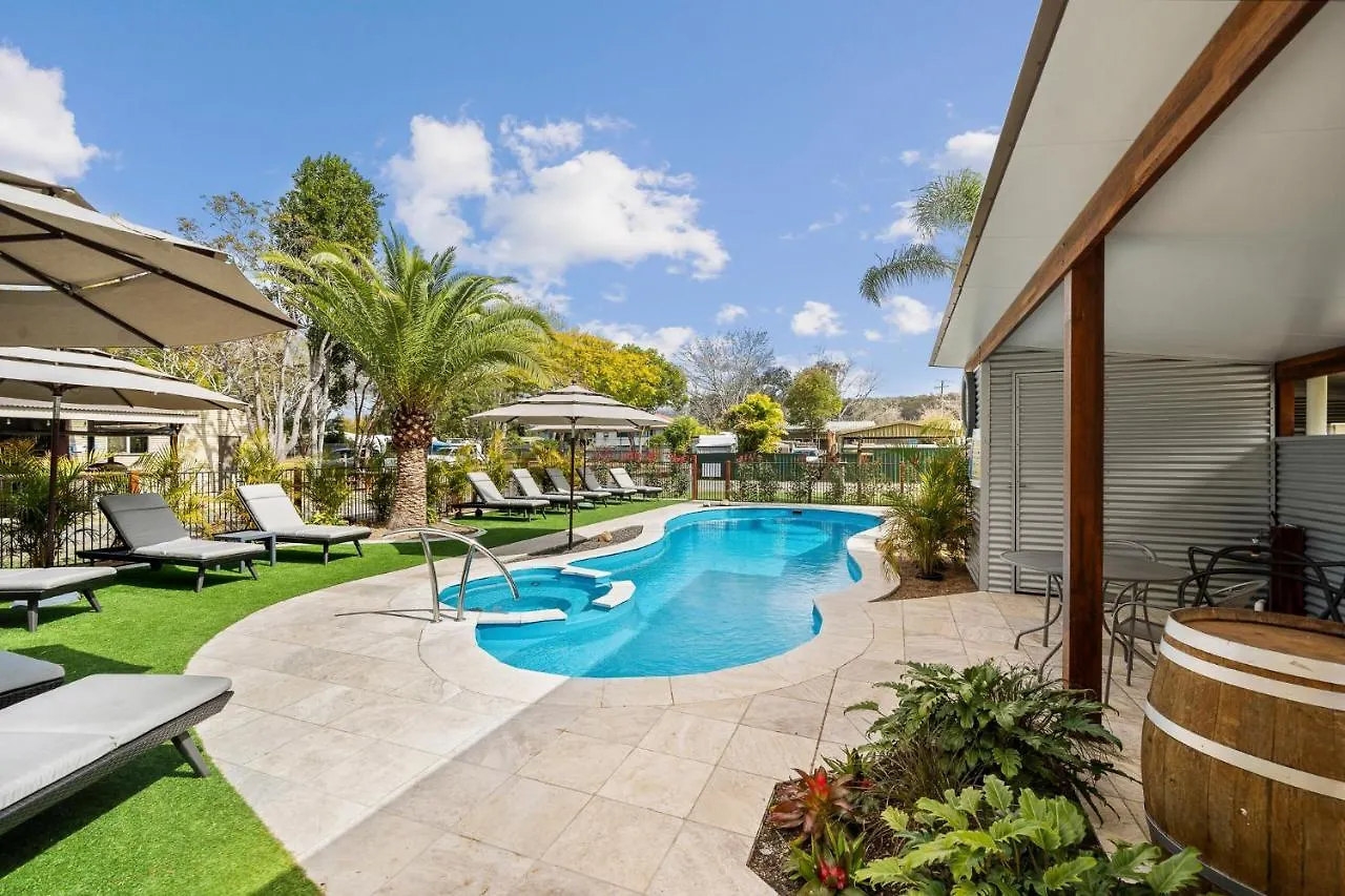 فندق Esk Caravan Park & Rail Trail Motel