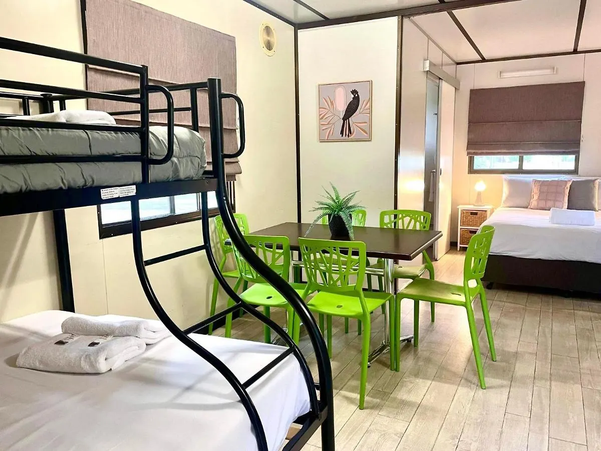 فندق Esk Caravan Park & Rail Trail Motel