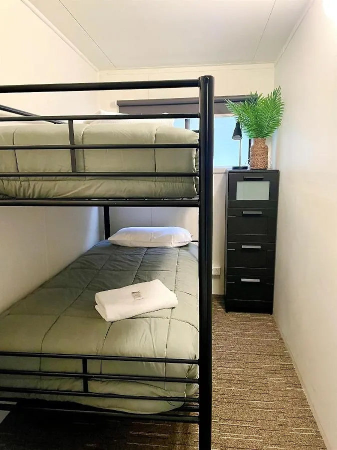 Esk Caravan Park & Rail Trail Motel فندق