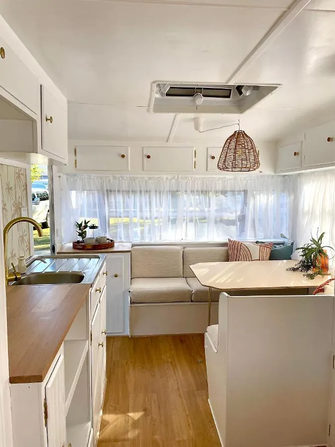 فندق Esk Caravan Park & Rail Trail Motel أستراليا